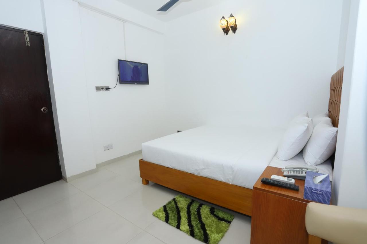 Hotel Blue Castle Dacca Exterior foto